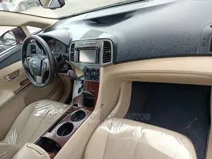 Toyota Venza LE FWD 2013 Brown