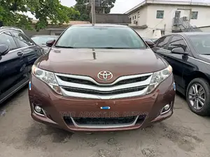 Toyota Venza LE FWD 2013 Brown