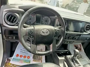 Toyota Tacoma 4dr Double Cab 2016 White