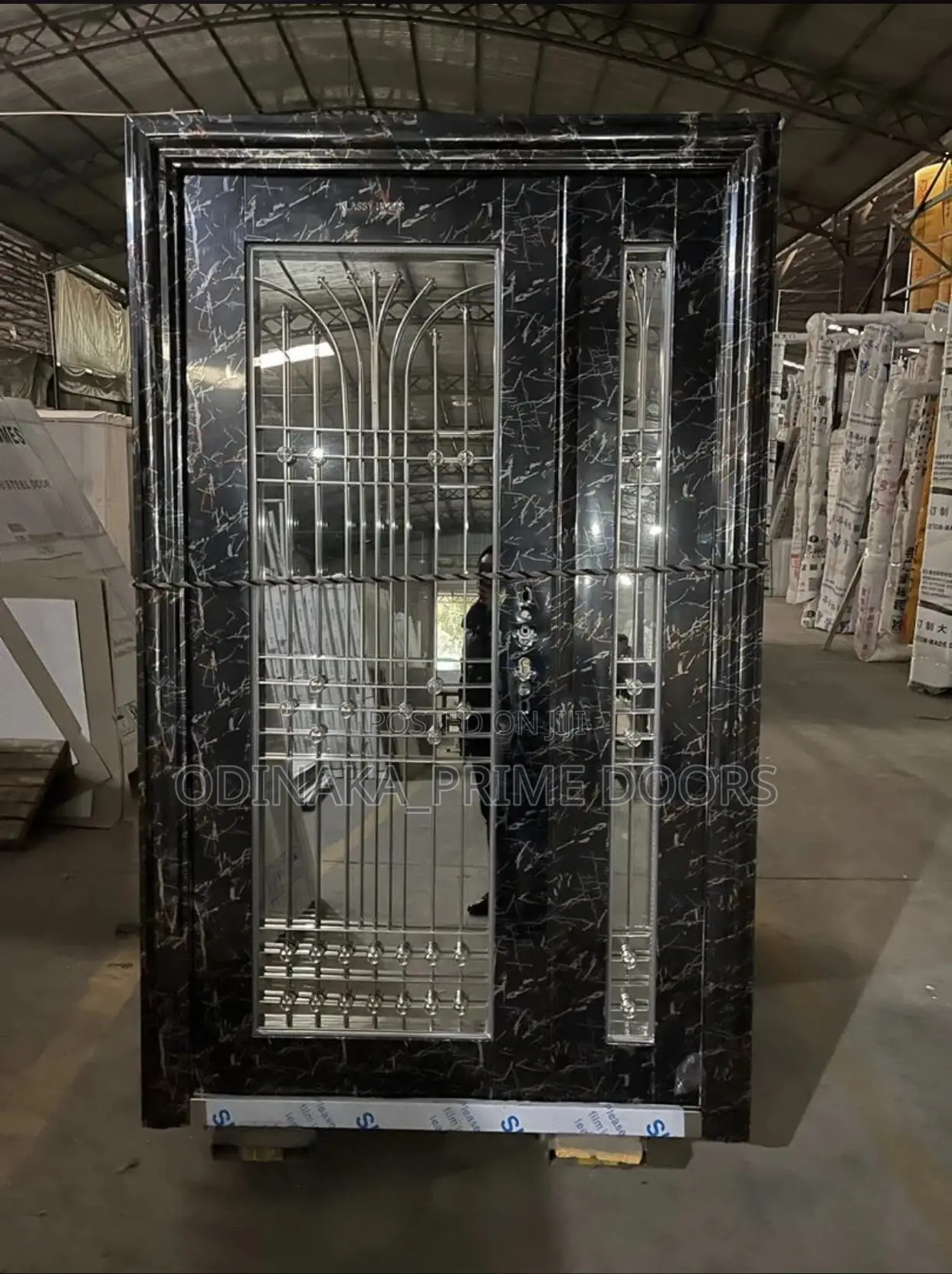 4ft Marble Black Glass Door (Shower Design)