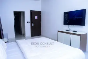 Eeon White House