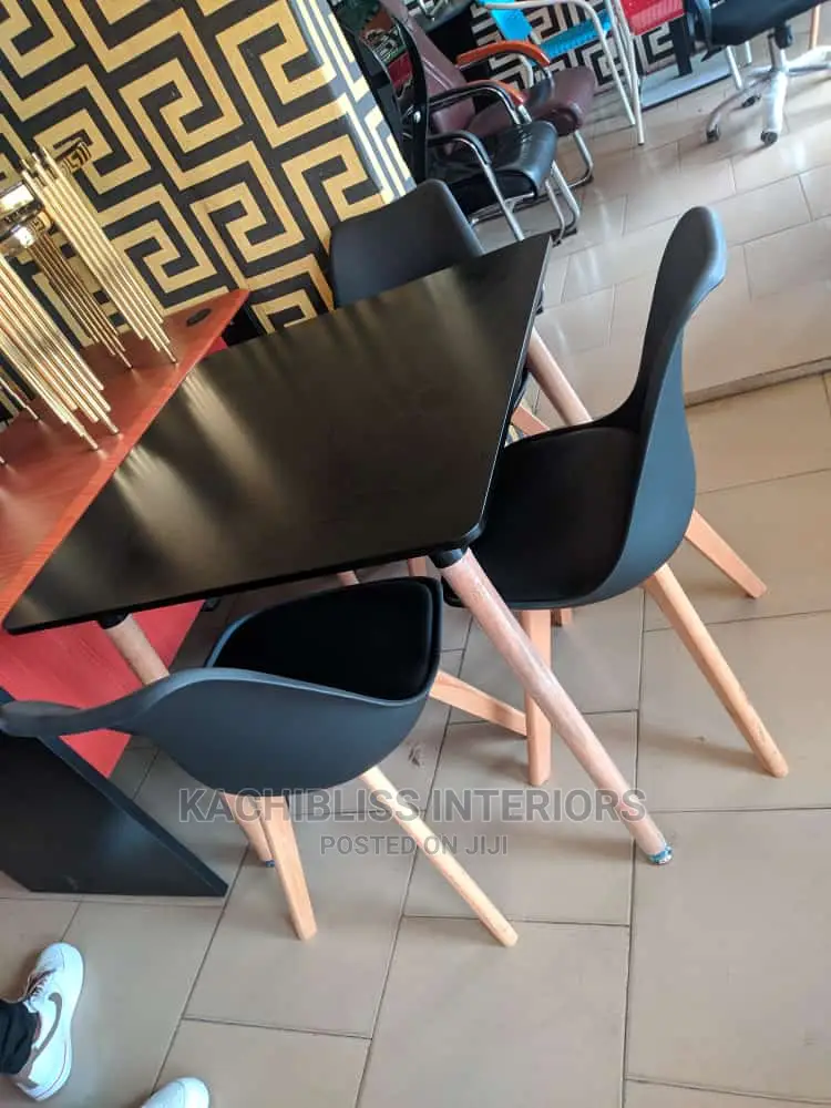 4 Seater Dinning Set