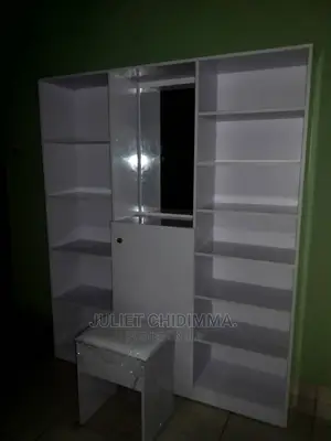 A Quality Dresser Rack