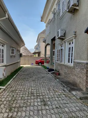 5bdrm Duplex in Efab Metropolitan, Gwarinpa for sale