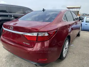 Lexus ES 2014 Red
