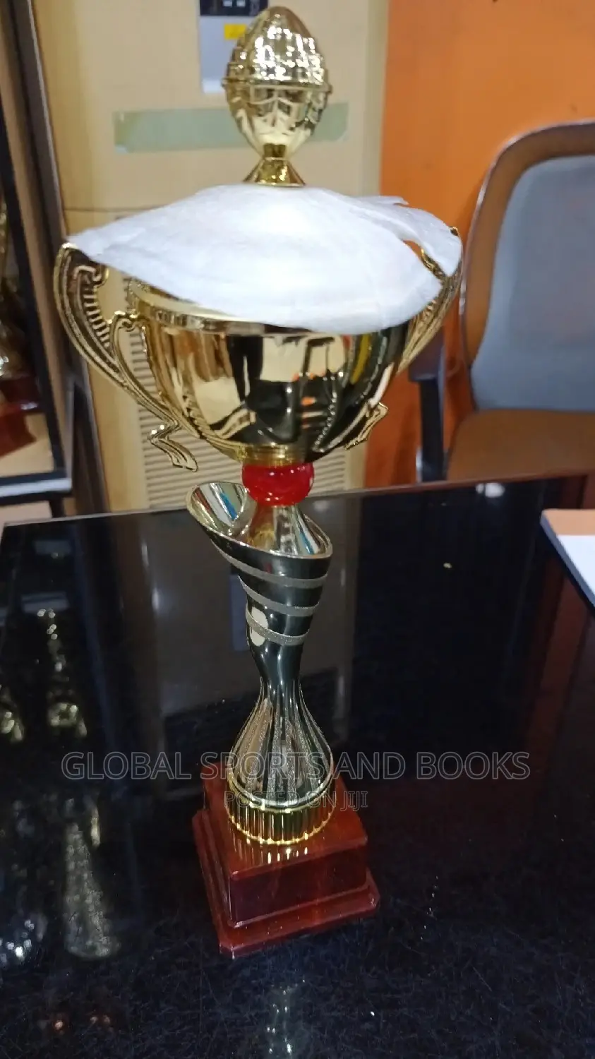 Giant Trophy  Different Types