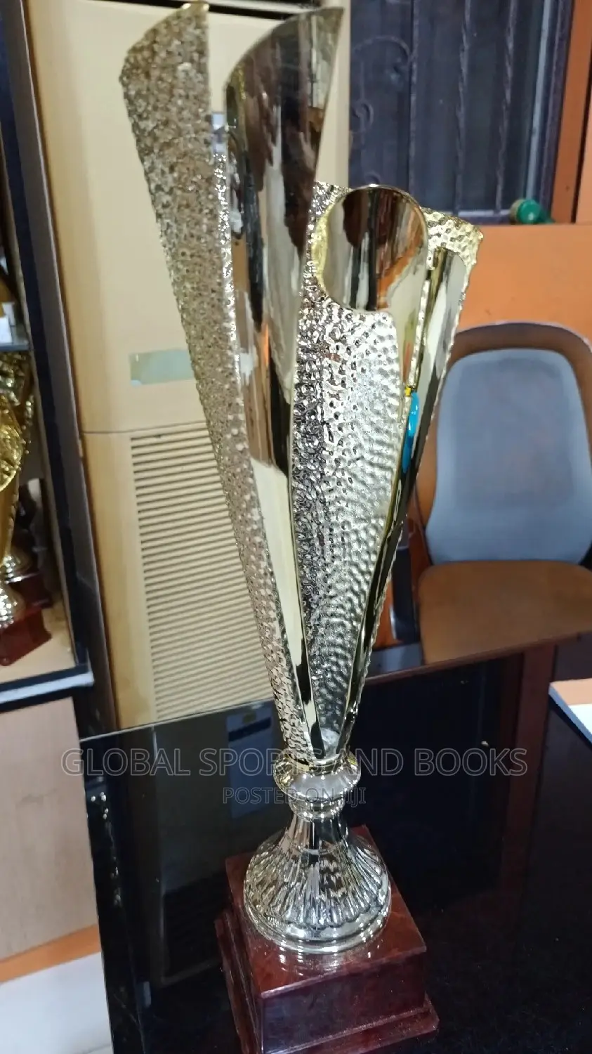 Giant Trophy  Different Types