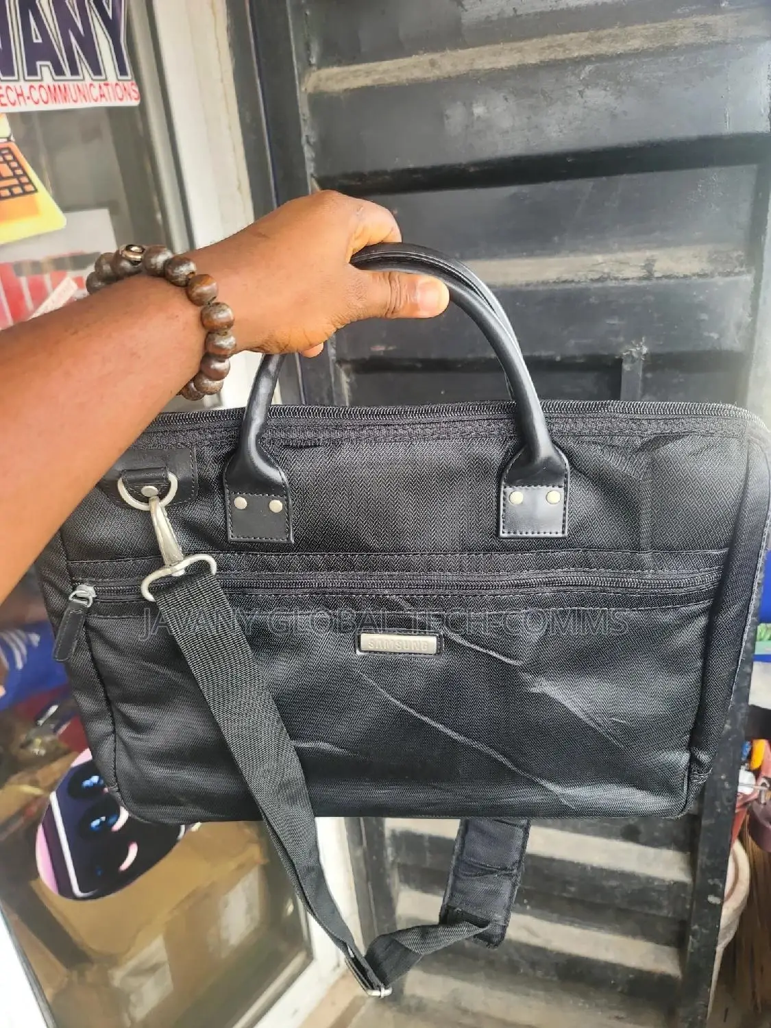 Clean Laptop Bags (For Different Laptop Sizes)