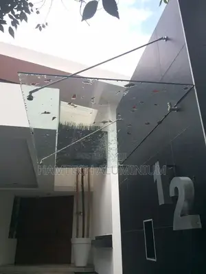 12mm Entrance Glass Carport