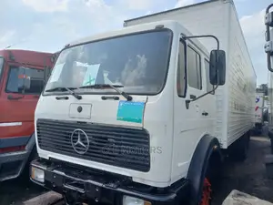 Mercedes Truck 1726 30feet