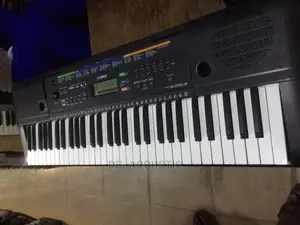 Yamaha PSR-E253 61-Key Portable Keyboard