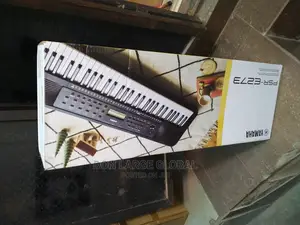 Yamaha E273 Keyboard