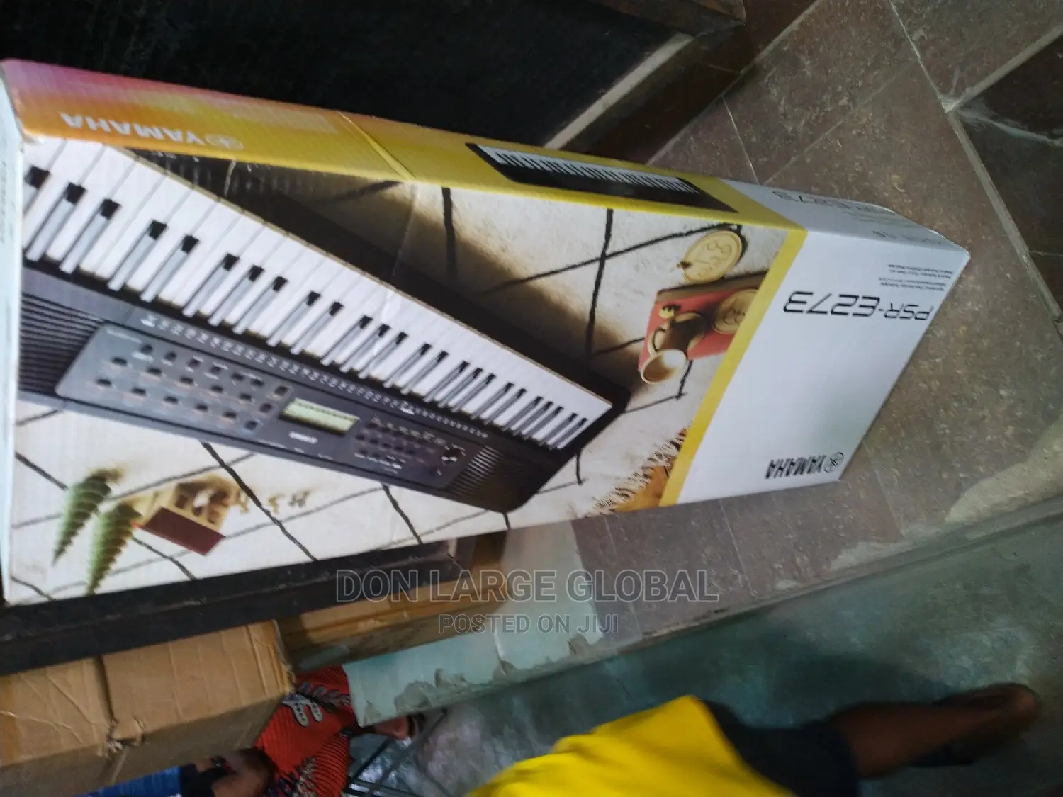 Yamaha E273 Keyboard