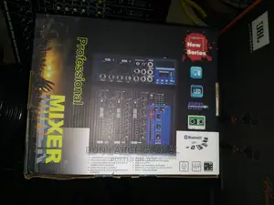 Yamaha Professional 4 Channel Mixer