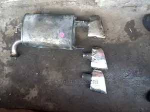Exhaust Port Toyota Avalon 2015