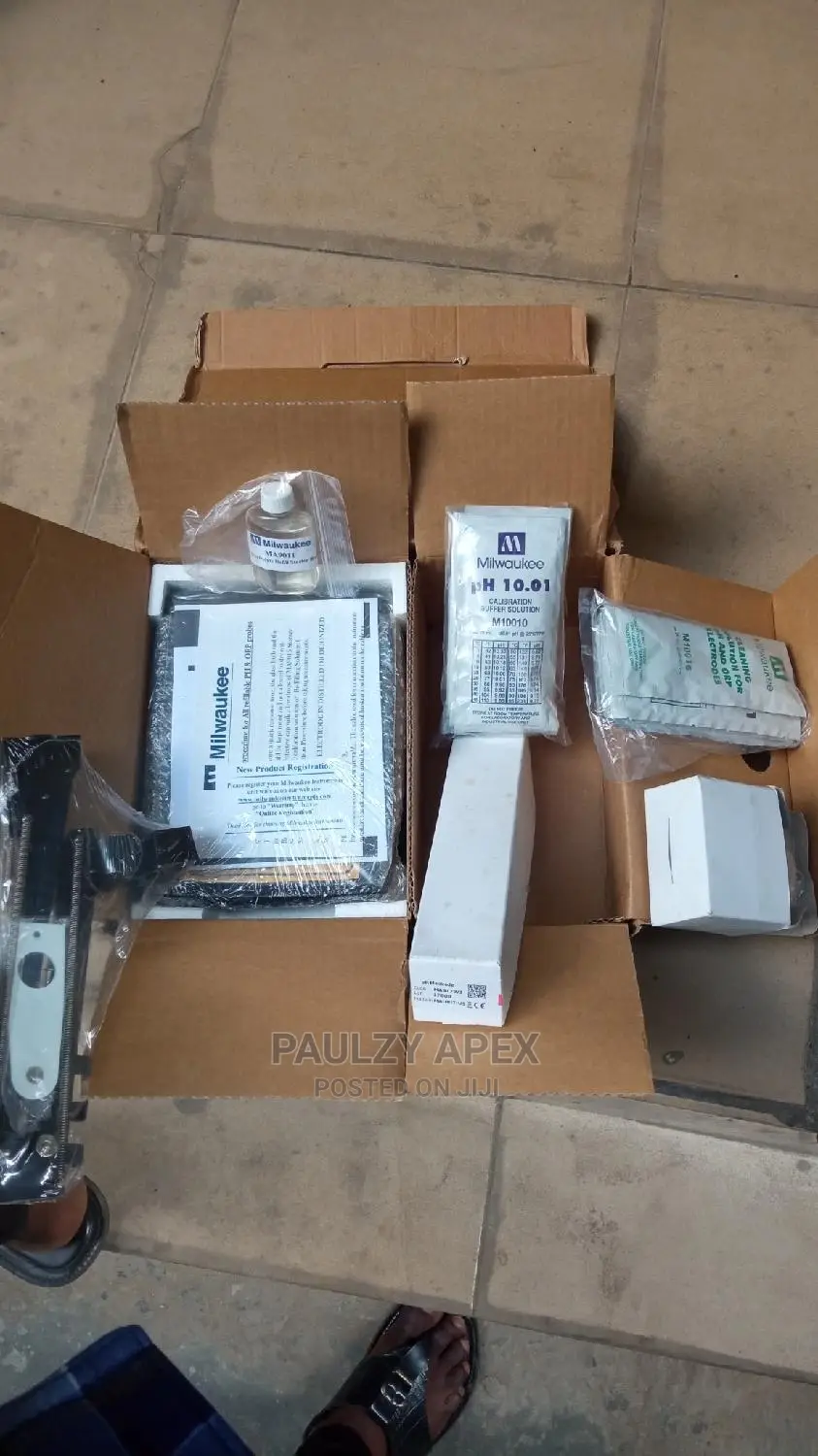 Table Top Milwaukee Ph Meter