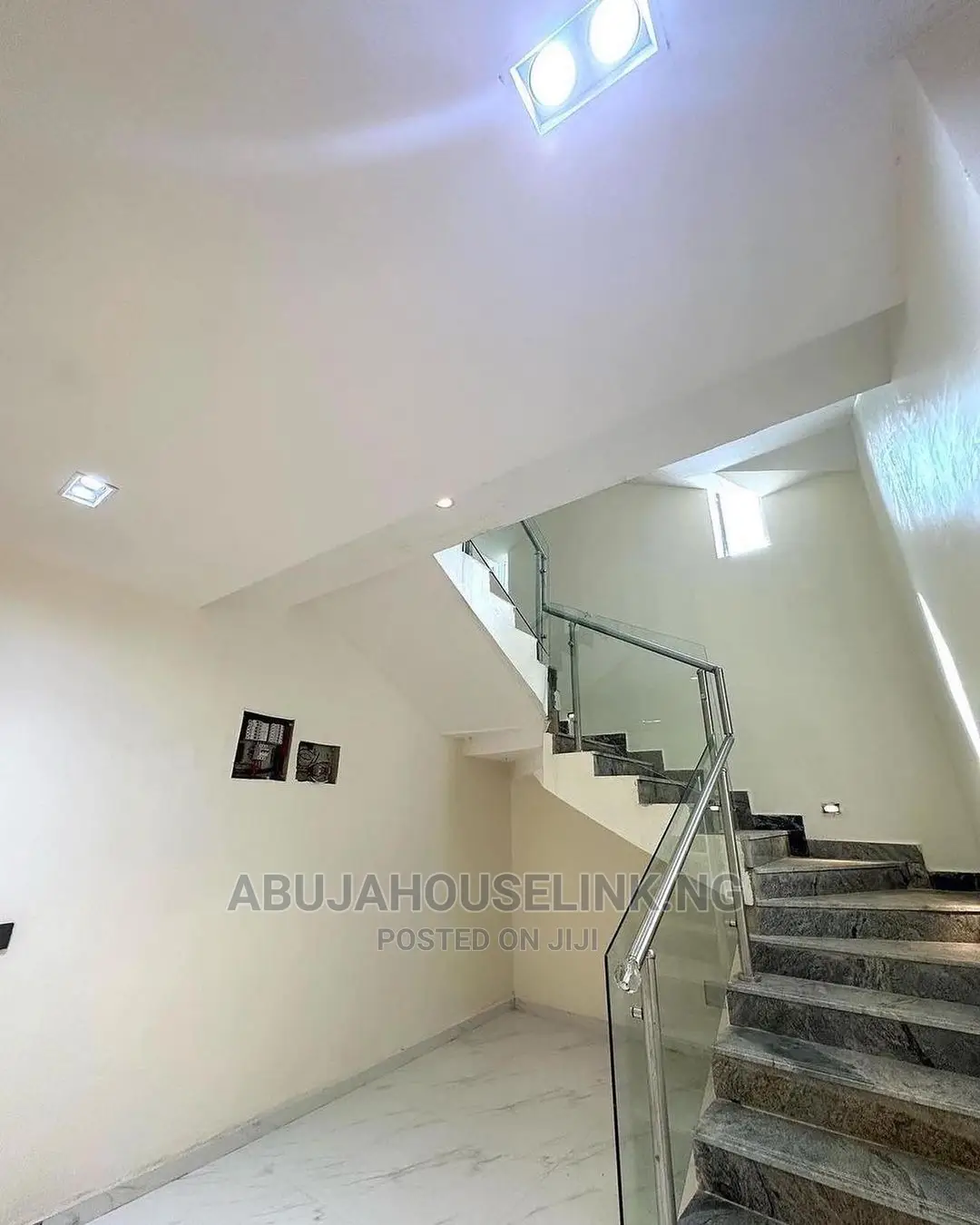 5bdrm Duplex in Guzape Abuja for Sale