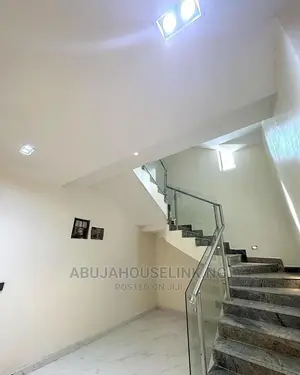 5bdrm Duplex in Guzape Abuja for Sale