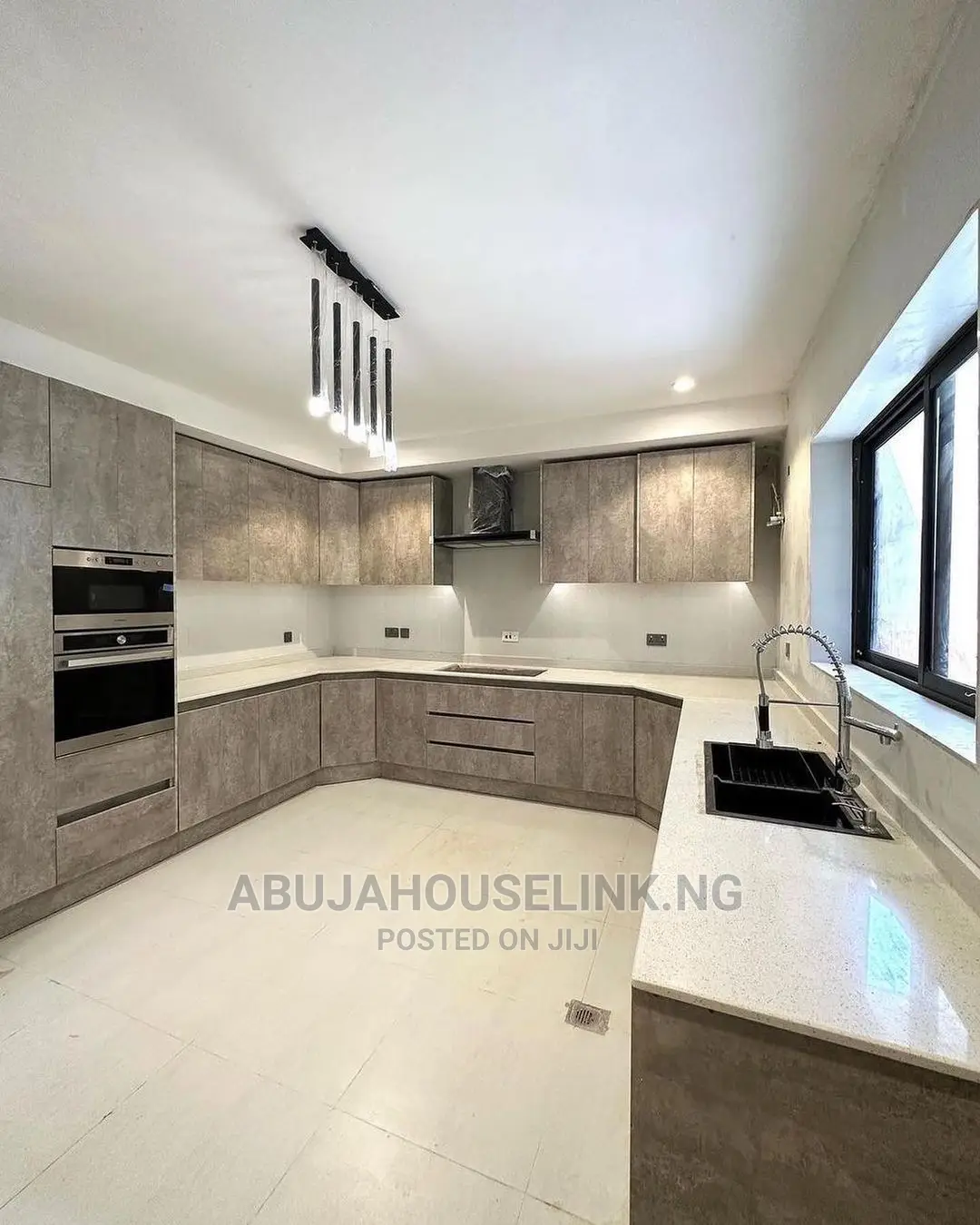 5bdrm Duplex in Guzape Abuja for Sale