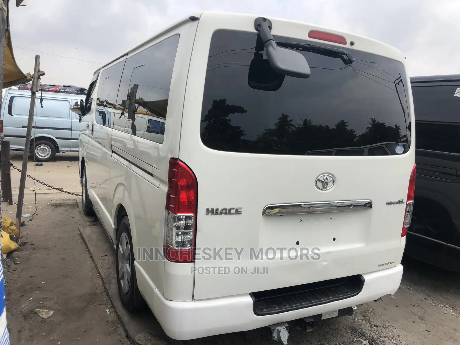 Toyota HiAce 2012 White