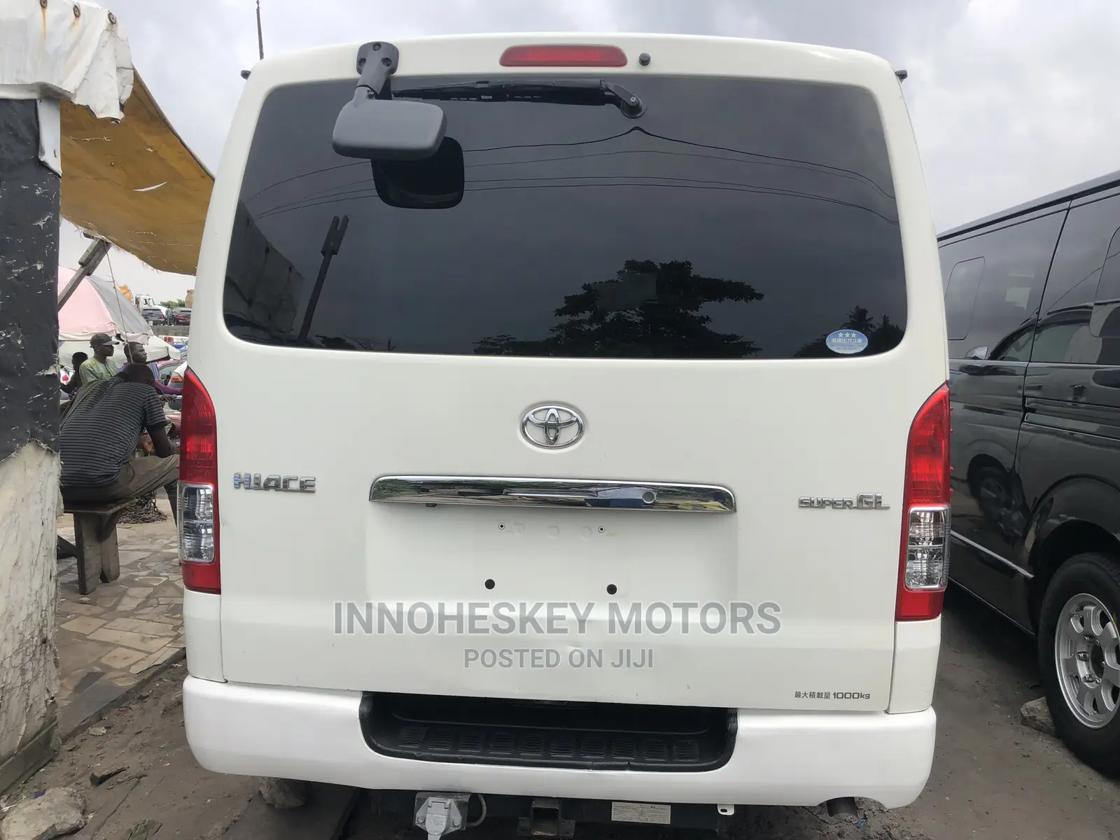 Toyota HiAce 2012 White