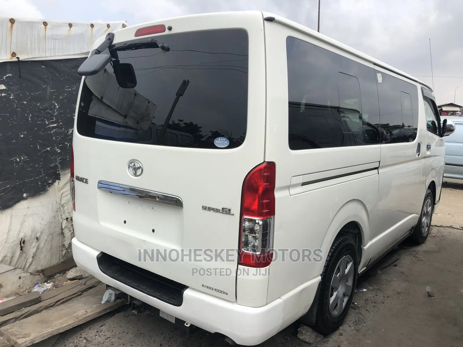 Toyota HiAce 2012 White