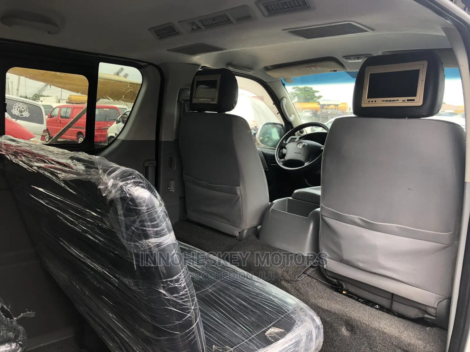 Toyota HiAce 2012 White