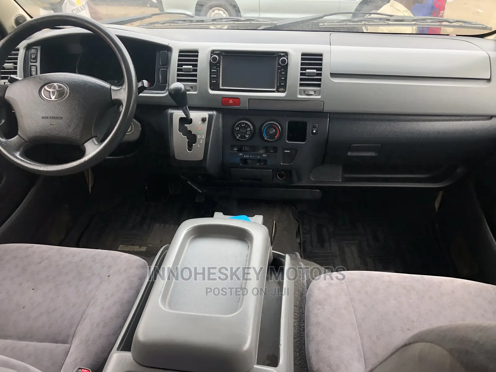 Toyota HiAce 2012 White