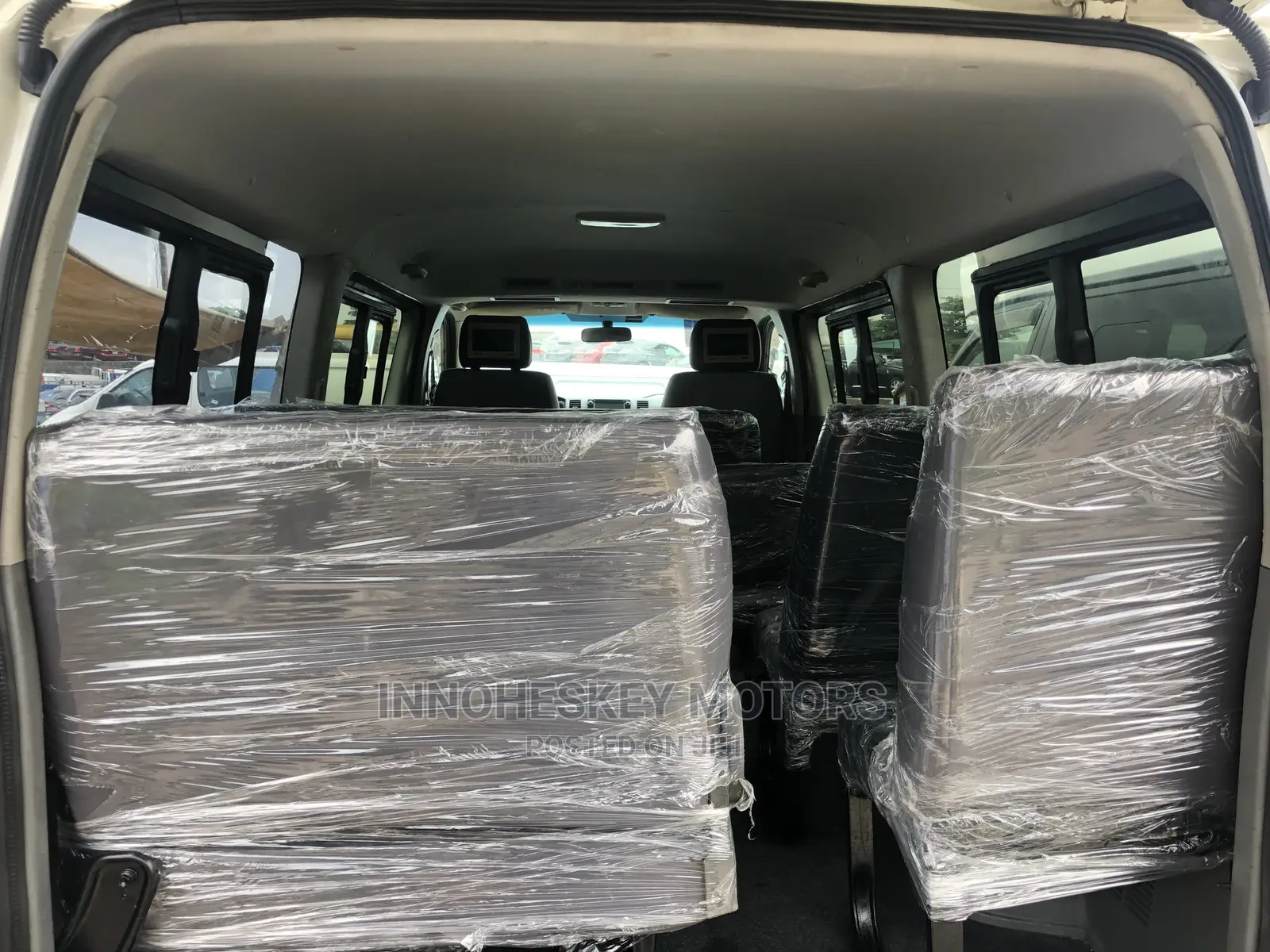 Toyota HiAce 2012 White