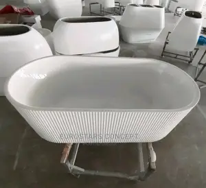 Free Standing Executive Bath Tub