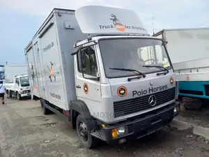 Mercedes 814 Truck 7tonnes Silver