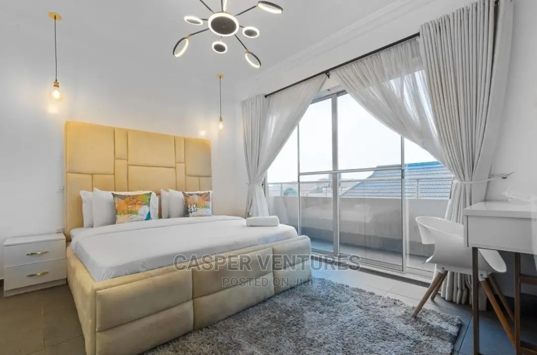 State-Of-The-Art 3-Bedroom Duplex With Pool
