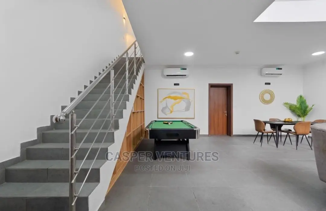 State-Of-The-Art 3-Bedroom Duplex With Pool