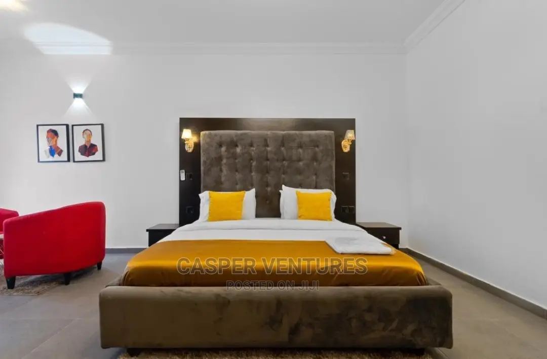State-Of-The-Art 3-Bedroom Duplex With Pool