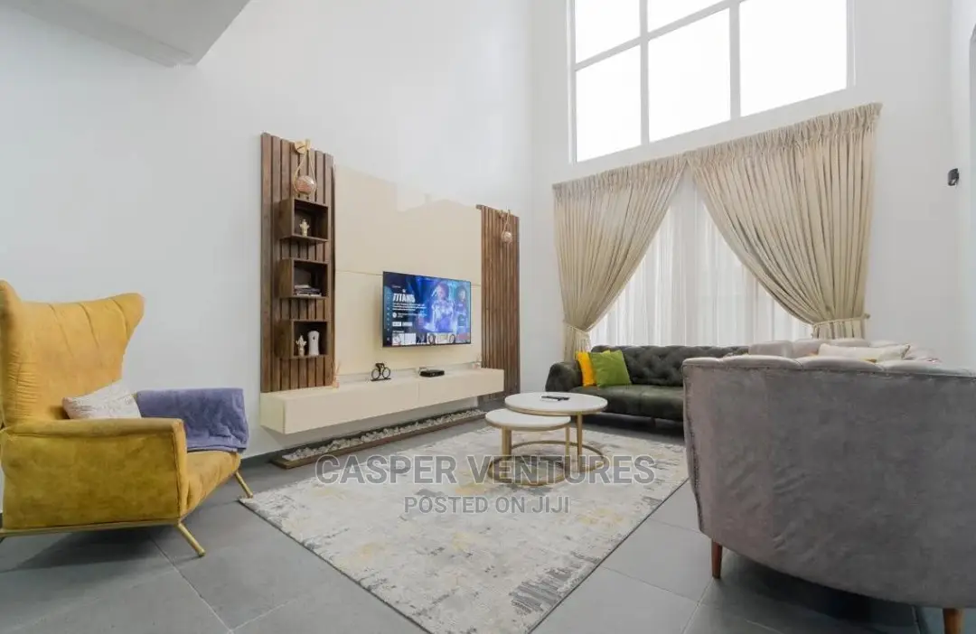 State-Of-The-Art 3-Bedroom Duplex With Pool