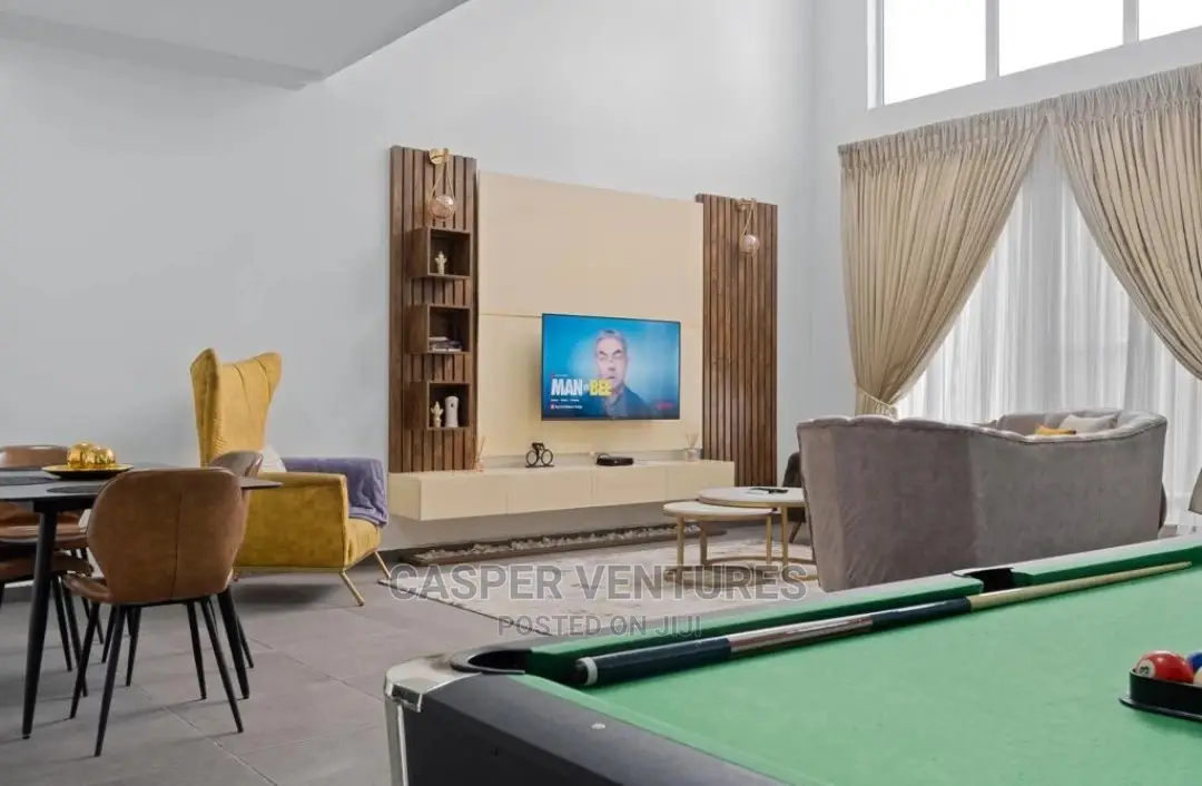 State-Of-The-Art 3-Bedroom Duplex With Pool
