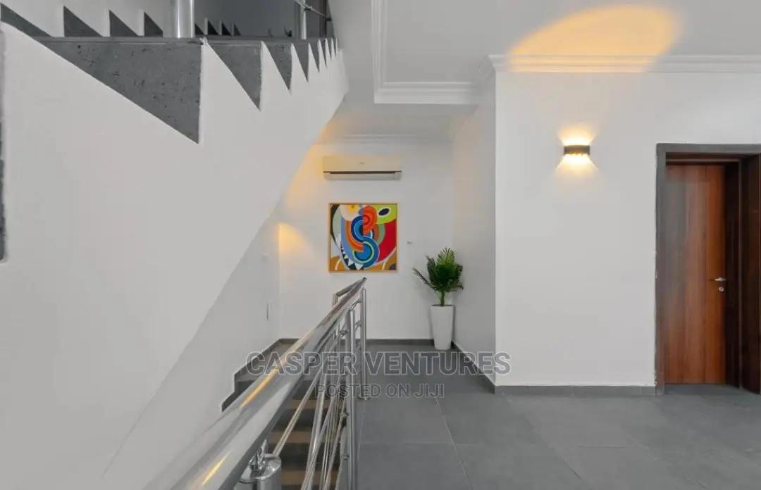 State-Of-The-Art 3-Bedroom Duplex With Pool