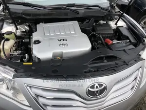 Toyota Camry 2010 Silver