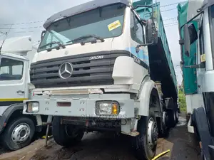 Mercedes Tipper 3538 12tyres