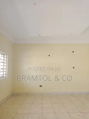 5bdrm Townhouse / Terrace in Kiami for rent