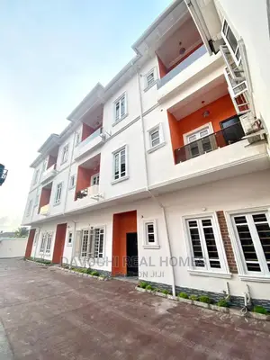 4bdrm Duplex in Ologolo Estate, Lekki for rent