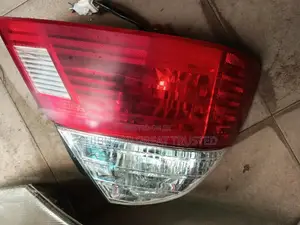 Set Rear Light Avalon 2005