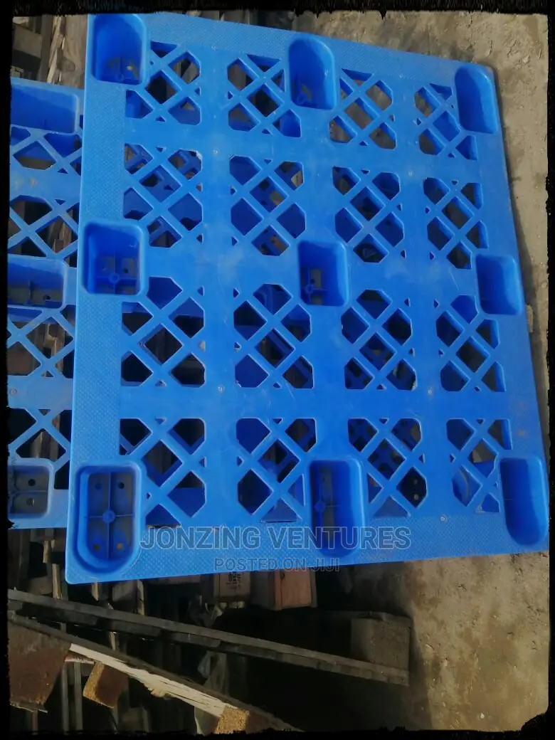 Blue Fancy 120 X 100cm Pallet