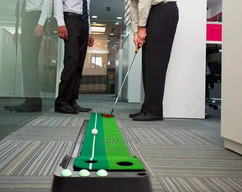 Golf Putting Mat With Return Ball System