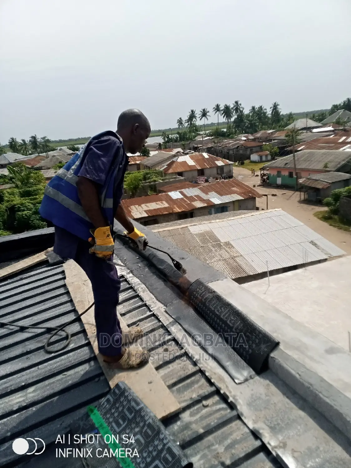 Skilful Felt Installer