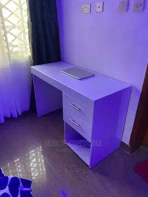 Unique 4ft Table
