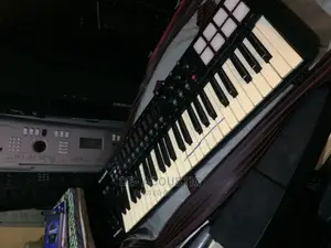 Maudio Midi Keyboard With Drum Pad