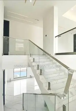 Frameless Staircase Handrail