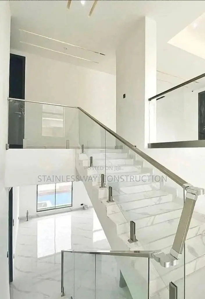 Frameless Staircase Handrail