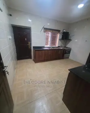 4bdrm Duplex in Off College Road for sale